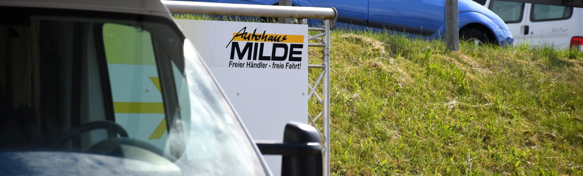 Autohaus Milde: freie Wohnmobil Werkstatt in Heidenheim. Wohnmobil und Schild