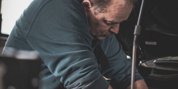 Wohnmobil-Service-Wartung-Heidenheim-Mechaniker